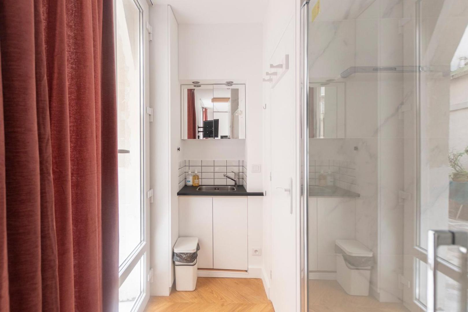 Super Central Mini Studio - 2 Pax, Murphy Bed Παρίσι Εξωτερικό φωτογραφία