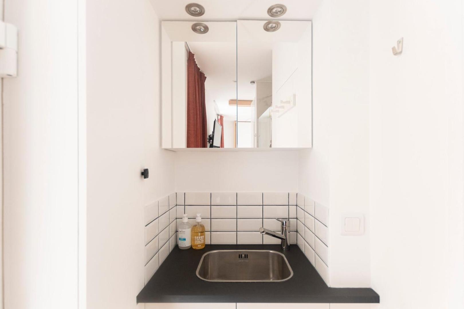Super Central Mini Studio - 2 Pax, Murphy Bed Παρίσι Εξωτερικό φωτογραφία